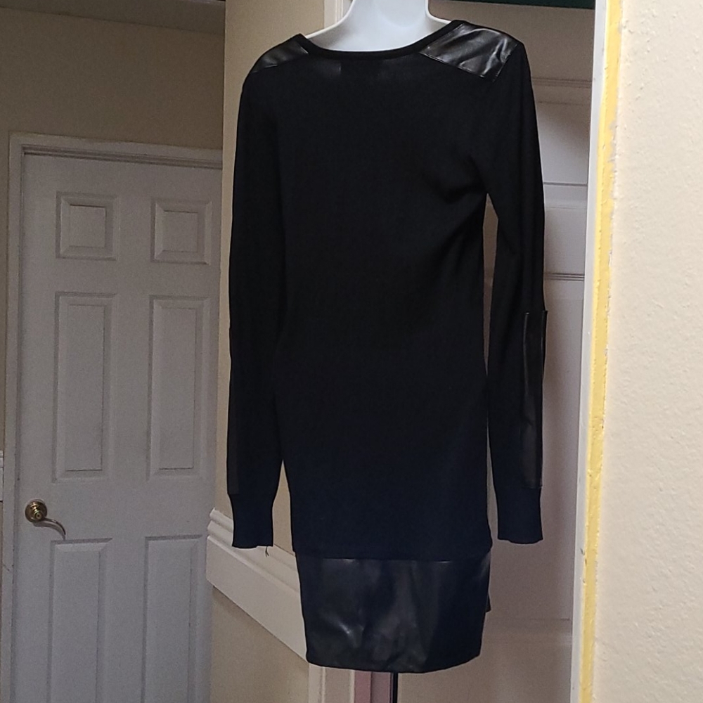 Dress - Picture 4 of 4